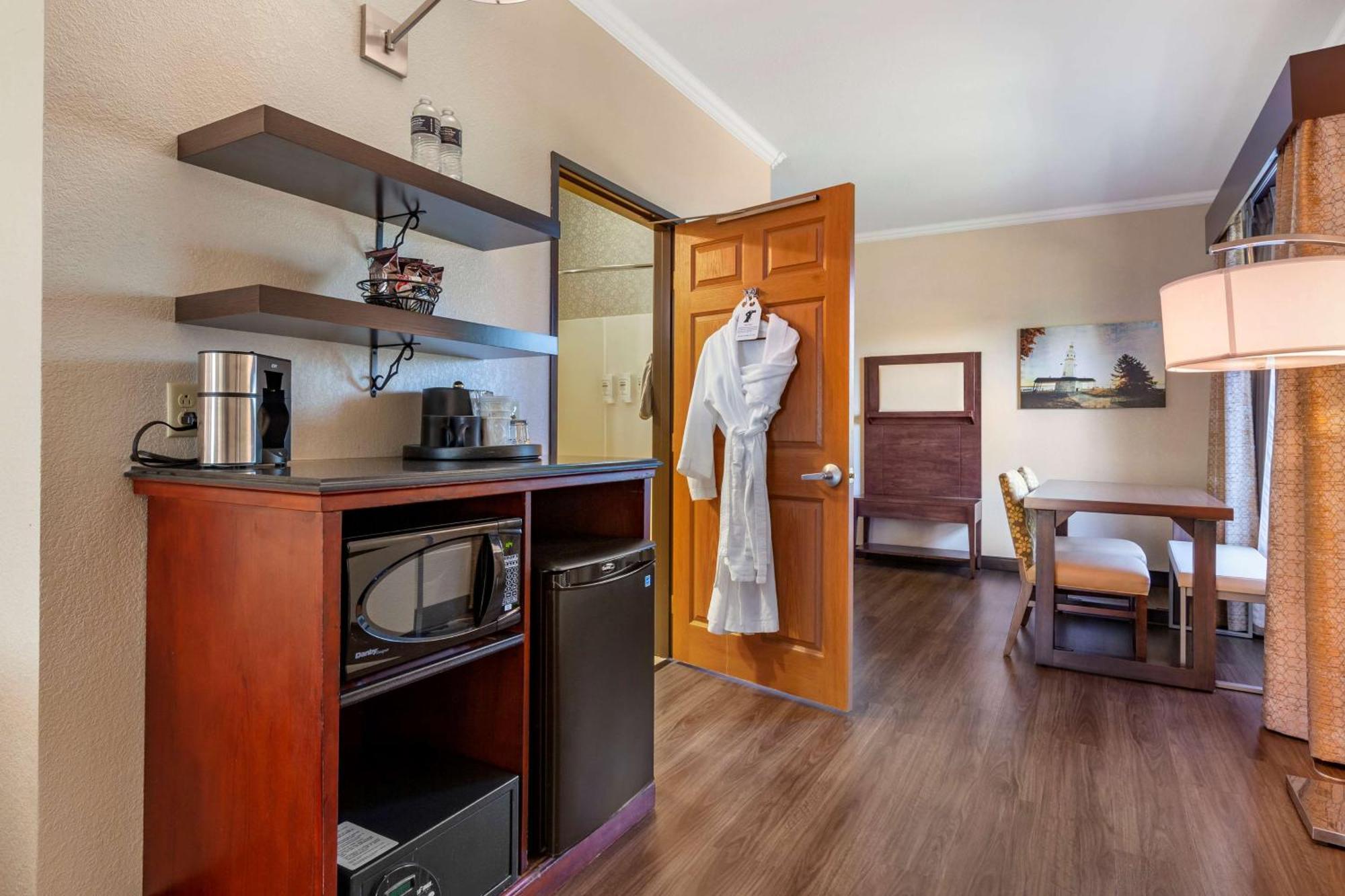 Best Western Premier Bridgewood Hotel Resort Neenah Exteriör bild
